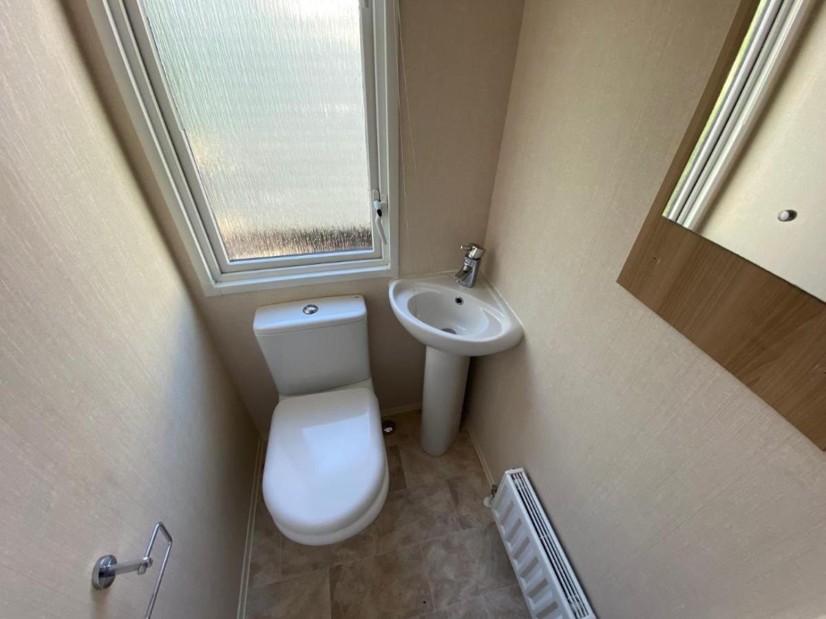 8 Berth Caravan Skegness Golden Palm Holiday home *